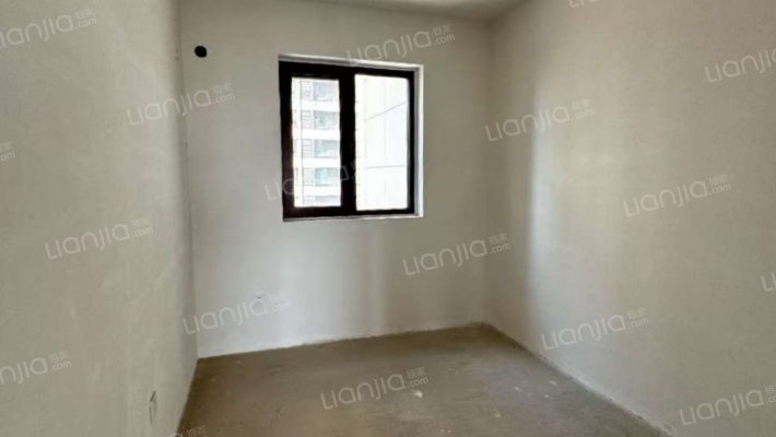 此房南北通透三居格局，位置视野采光全天无遮挡。-卧室B