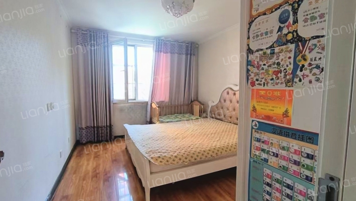 精装修拎包入住，全天采光无遮挡，视野好。-卧室A