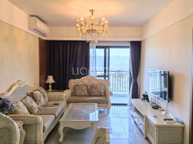 蔚蓝星辰，此小区生活便利，出行便利