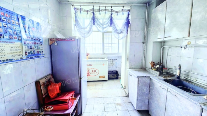 朝阳路 金税小区 中间楼层 集中供暖-厨房