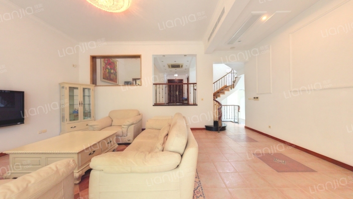 圣地维拉二手房实景图