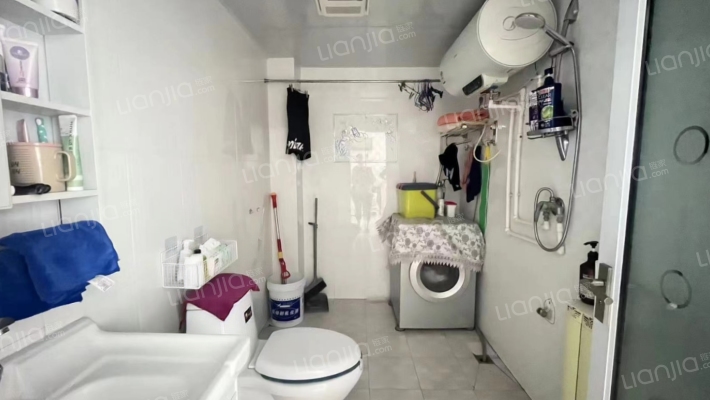 惠友橙园，房本满五，位于诚信路与东兴南街东北角-卫生间