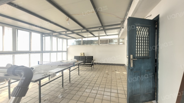 此房本满五 税费低 ，格局 通风性好 ，采光很好。-阳光房