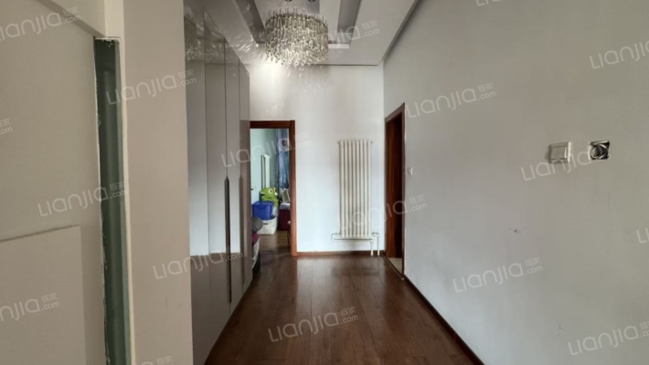 德信公园旁边 跃层户型方正 集中供暖 生活方便-过道