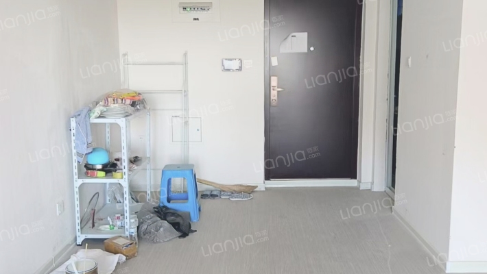 鸿坤理想尔湾新小区 带装修 房本在手-餐厅