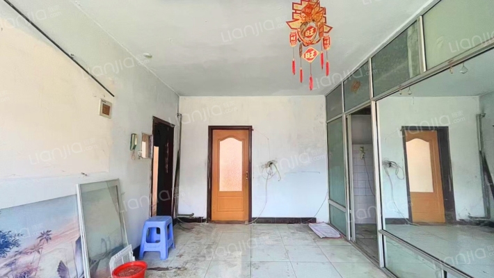 铁南小学教师楼二手房实景图