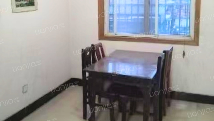 红旗小区二手房实景图