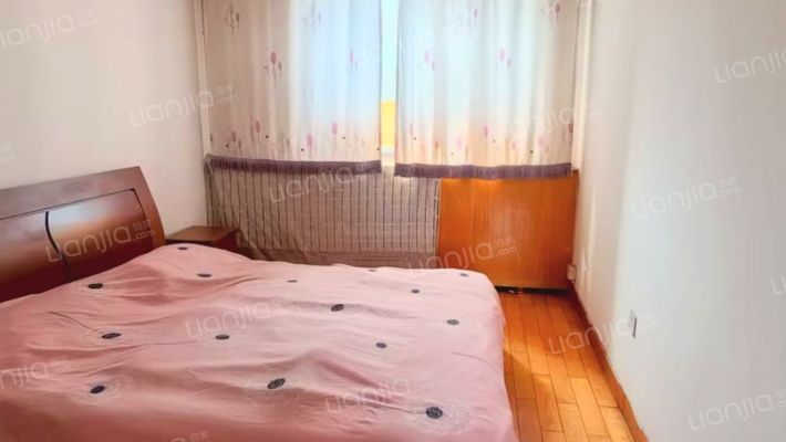 南北通透两居室，双卧朝南，小区安静，绿化好。-卧室B