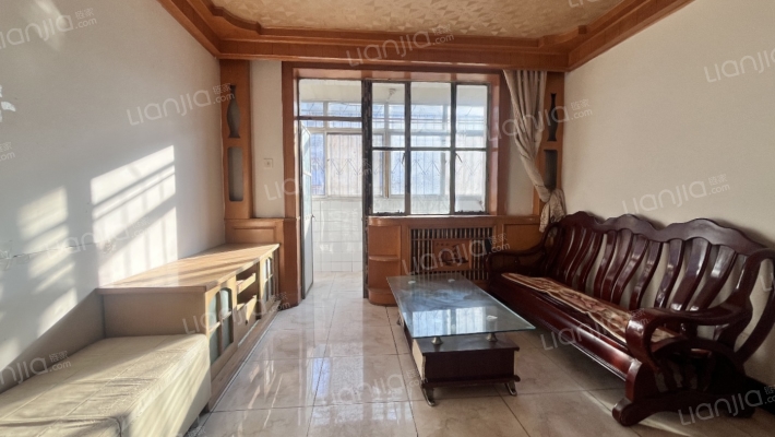 范阳路板楼2层，南北通透两居，房本满五唯一-客厅