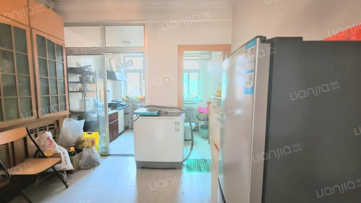 涿州开发区东兴南街南北两居室简单装修满五年-餐厅