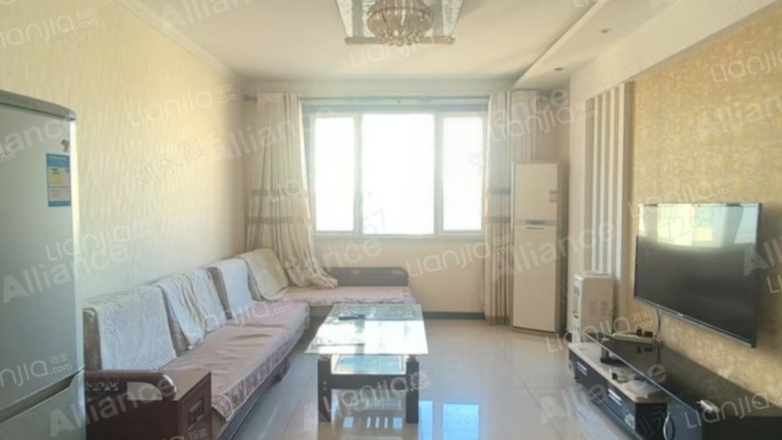 水岸花城小三居·精装修·大社区·集体供暖-客厅