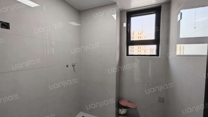 南北通透好户型，一梯两户中间楼层，全明格局-卫生间B