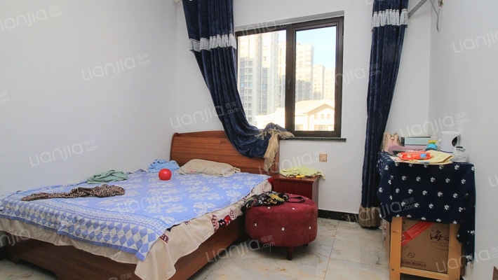 此房满五唯一 南北通透 带汗蒸房 全天采光-卧室A