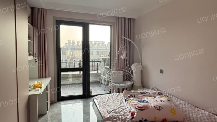 鸿坤理想尔湾 4室2厅 南 北-卧室B