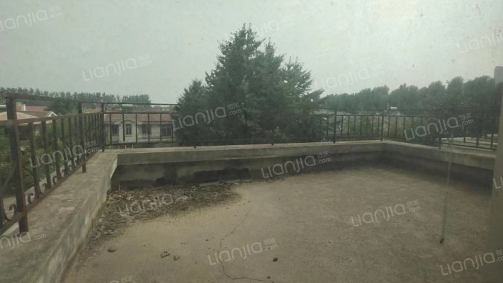 满五唯一别墅前后带小院，地上三层带露台-露台