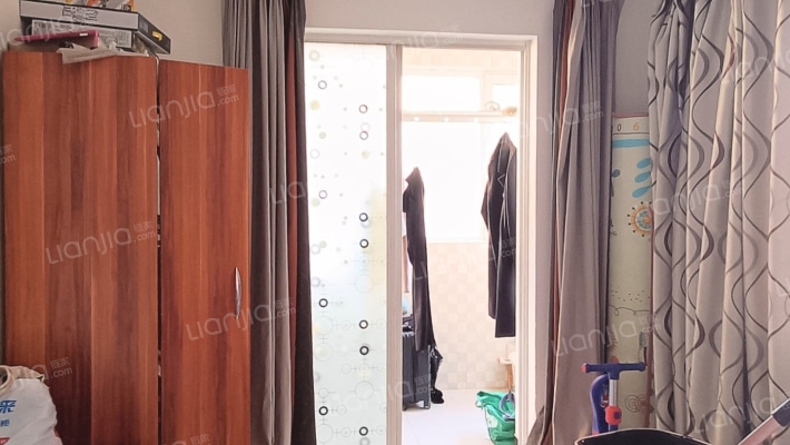 此房，户型好，采光充足，配套设施好，交通便利-卧室