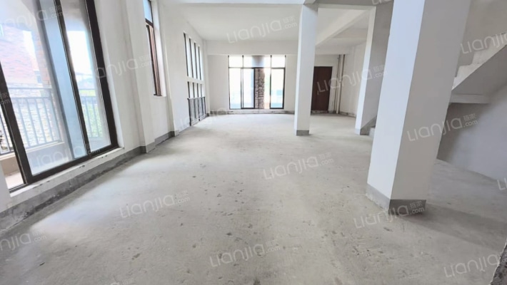 保利公园2010拉菲庄园二手房实景图