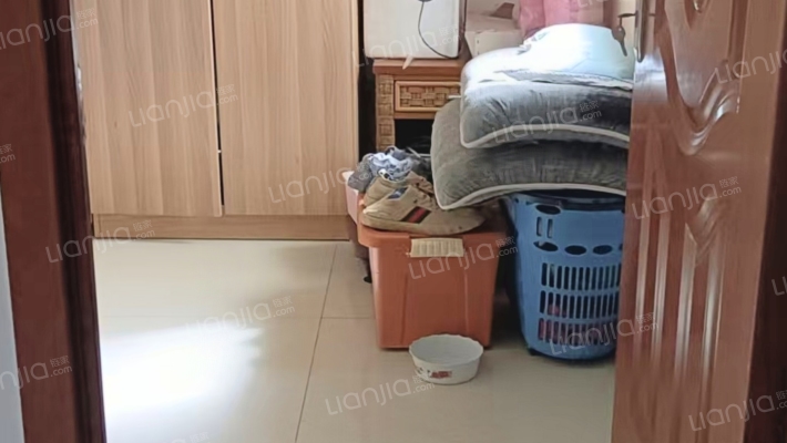 水岸花城，一线河景美宅，标准现房，即买即住-卧室B