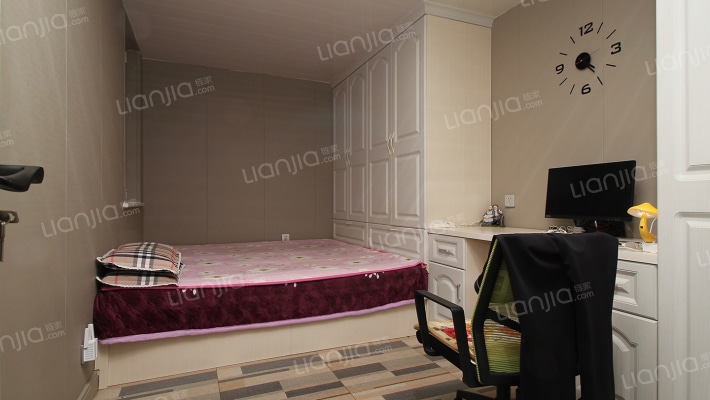 狮子城下越，精装修，格局方正。-卧室B