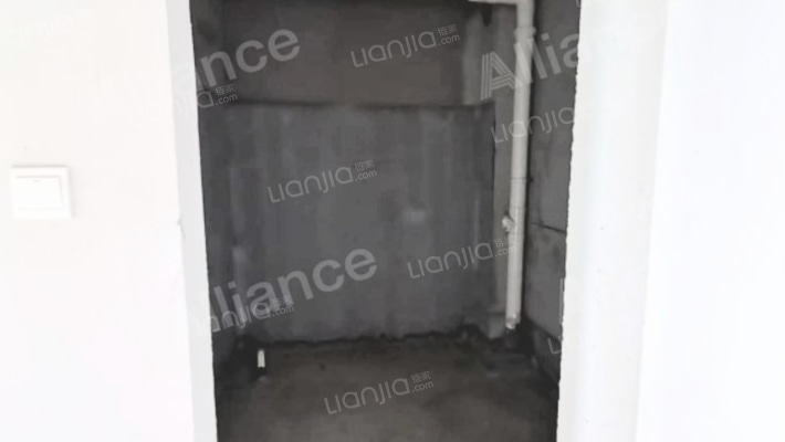 南北通透 一梯两户洋房 有车位 本满二-卫生间B