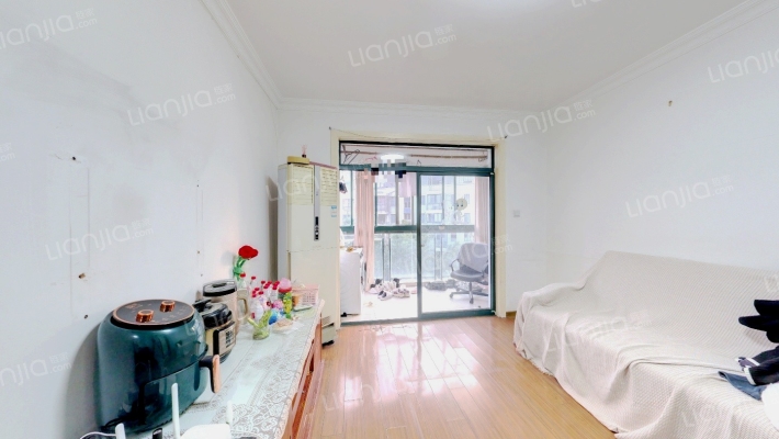 嘉秀新苑二手房实景图