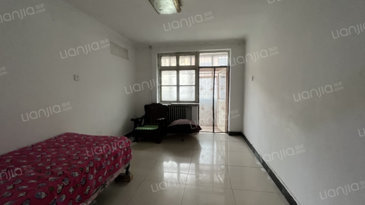 单位房，满五唯一，70年大产权，集中供暖，2层-卧室A