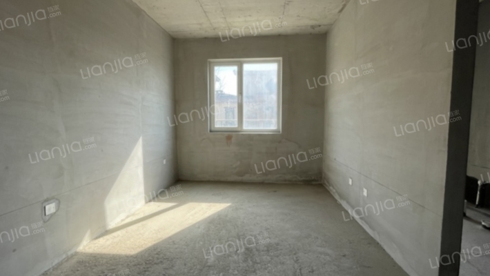 品质别墅区 环境优美 一步一景 四季有花 有高尔夫球场-卧室D