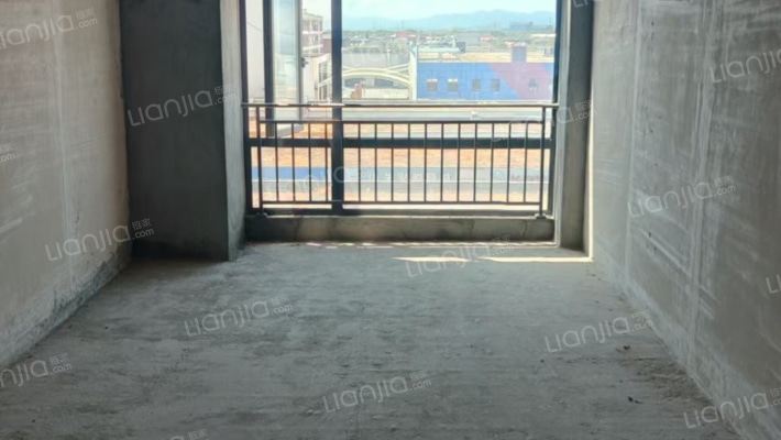 亿坤国际汽车城二手房实景图