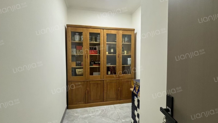 精装！联排带院，满五唯一 高尔夫别墅区 业主靠谱卖-卧室D