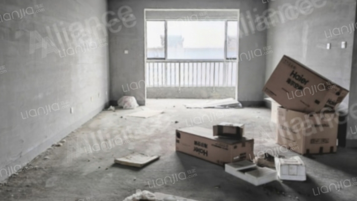 采光视野好，地上可停车方便，小区里有高层和别墅-客厅