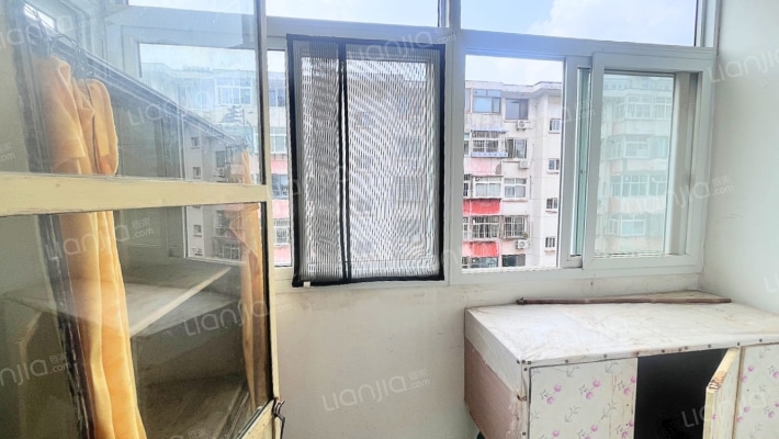 范阳路沿线南北通透小两居  集中供暖 中间层-阳台