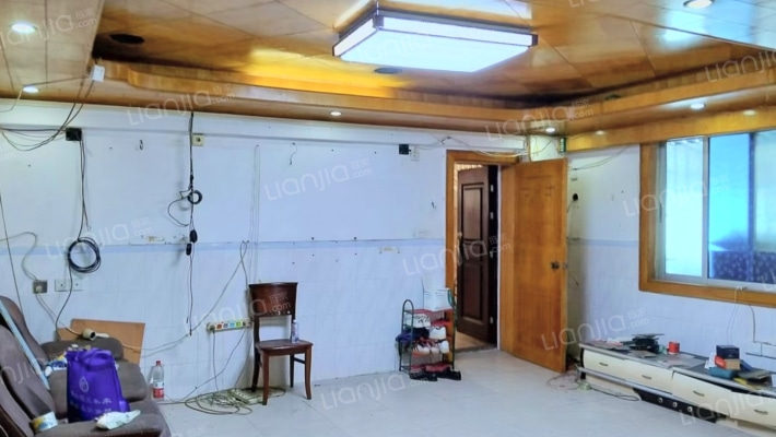 建山里农贸市场二手房实景图