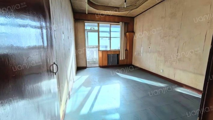 二康东北侧低价三居 房本满五 过度不错-卧室A