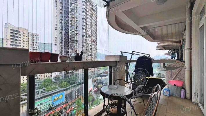 滨江国际住家精装三房，保养好，拎包入住-阳台