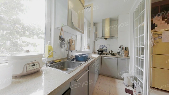 光大西园南北三居双卧朝南总楼层10层带车位