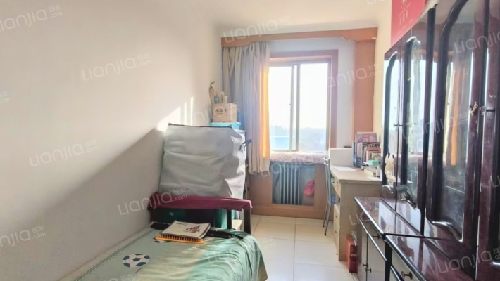 南北通透大三居，户型方正，明厨明卫，集中供暖-卧室B