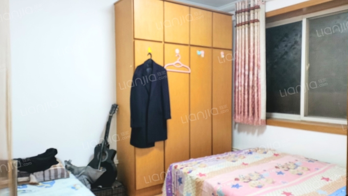 桃园市场工商局小区 南北通透户型 一层进出方便-卧室B