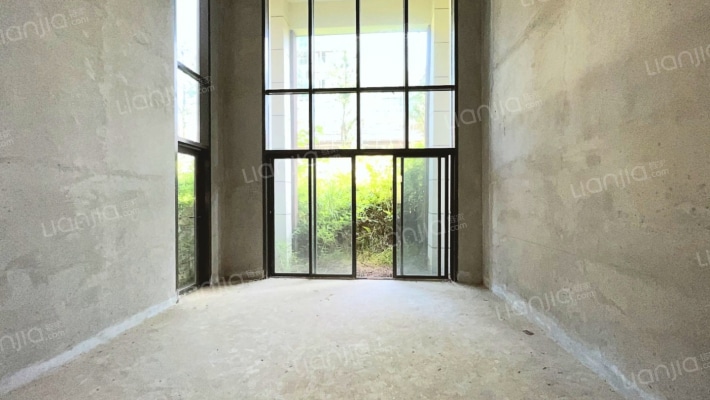 金阳新世界翡翠山二手房实景图