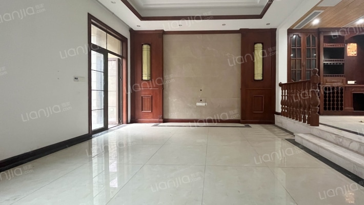 融创竣爵堡二手房实景图