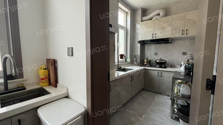 精装！联排带院，满五唯一 高尔夫别墅区 业主靠谱卖-厨房