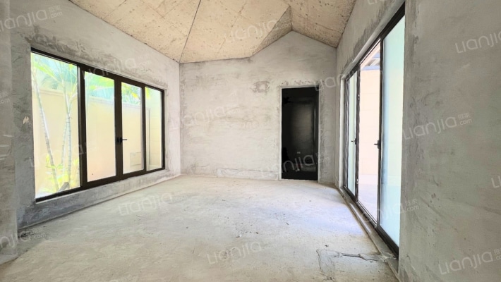 绿城蓝湾小镇·天岚居二手房实景图