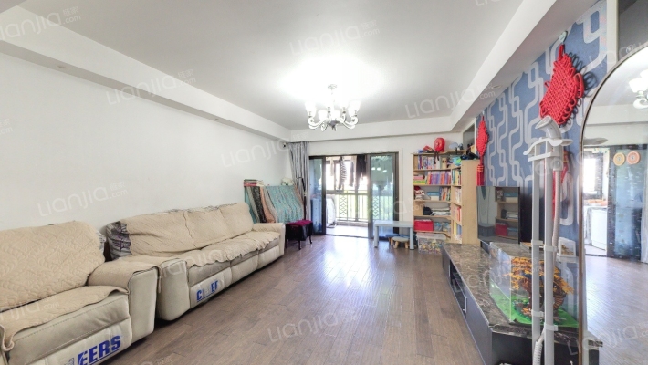 日月光水岸新郡二手房实景图