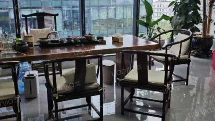 德福中心二手房实景图