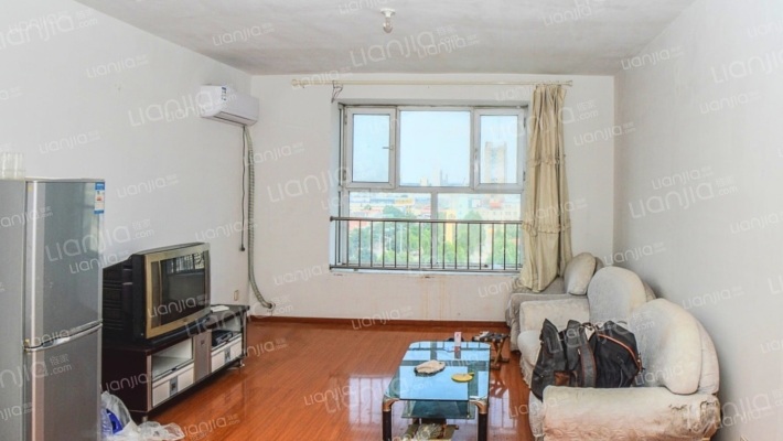 开发区 公园旁 精装修3居室 南北通透 满五唯一-客厅