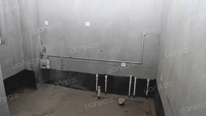 京都颐和城  边户 233平联排别墅 带大院子急售-卫生间A