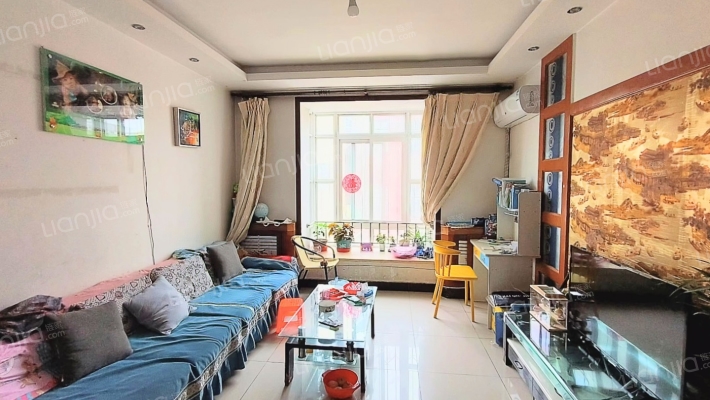 集中供暖步梯房  采光好 户型方正  出行方便-客厅