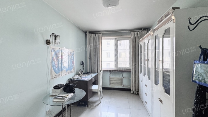 东安小区3层，满五唯一，双卧客厅朝南-卧室C