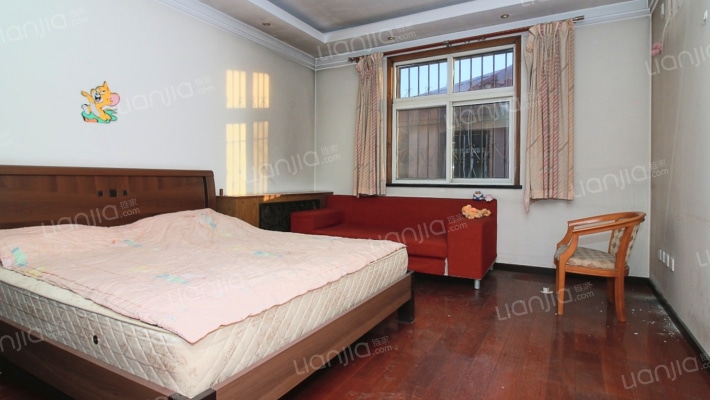 房本满五唯一，联排别墅，纯南大院子，方正-卧室C