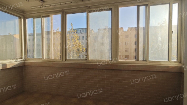 物探九号院 南北通透4居 集中供暖 配套齐全-阳台