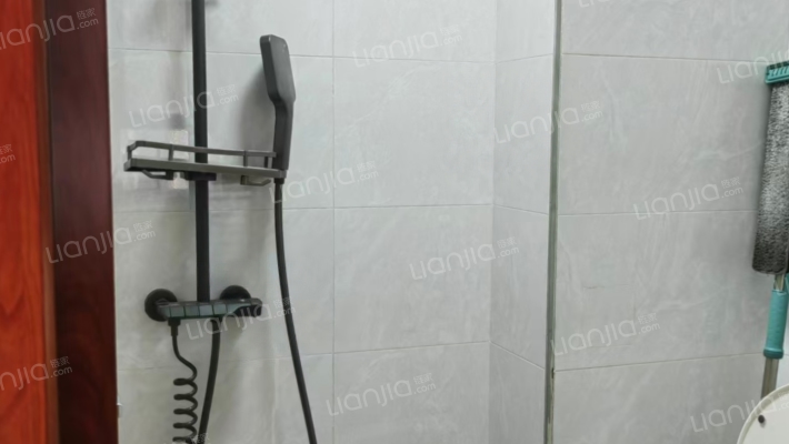 开发区中间层精装小两居满五唯一-卫生间